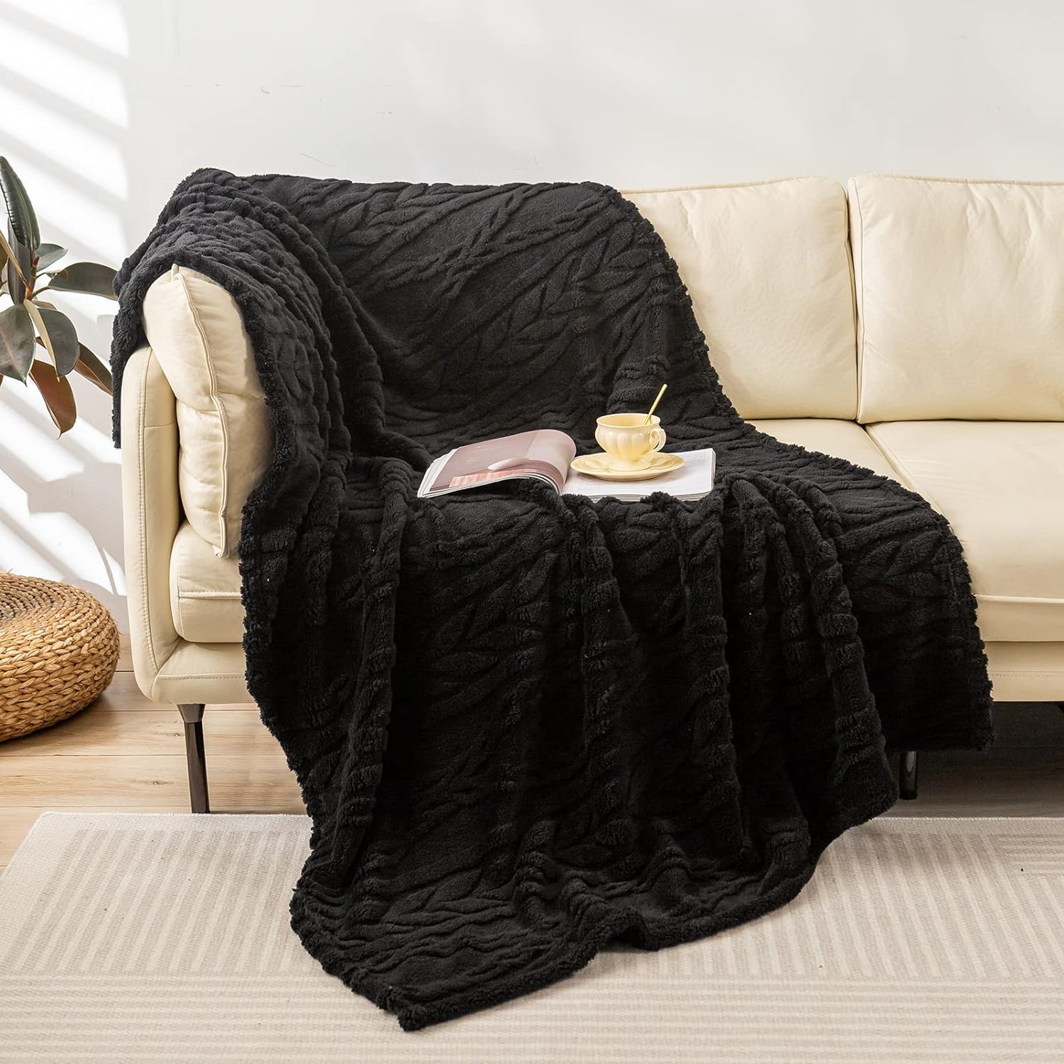 YUSOKI Sherpa Throw Blanket-3D Stylish Design Super Soft Fuzzy Cozy Warm Blanket Thick Plush Fluffy Furry Blankets for Teen Girls Women Couch Bed Sofa Chair Men Boys Gift (Black,50"x65")