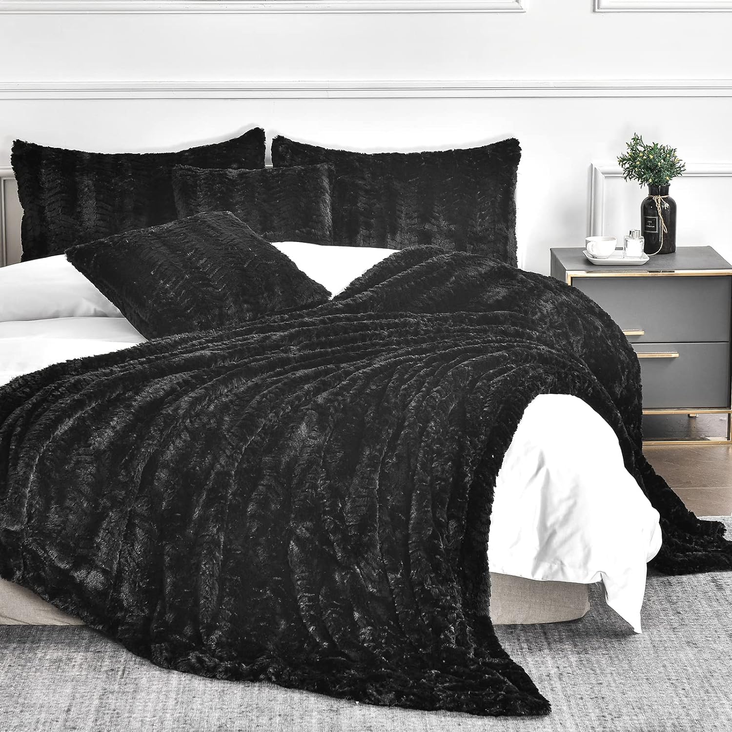 YUSOKI Luxury Faux Fur Twin XL Blanket(63x90,Without Pillows),Soft Fuzzy Fluffy Cozy Blanket Plush Furry Comfy Warm Blanket for Couch Bed Chair Sofa Bedroom Men Boys Gift(Black,63x90)