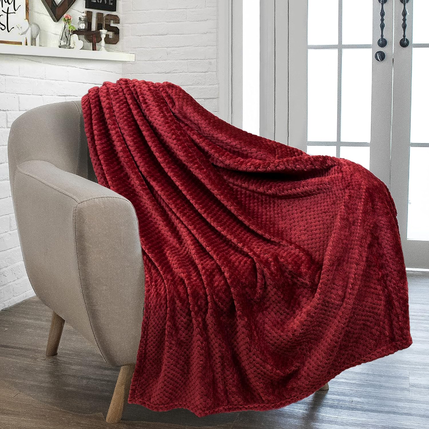 PAVILIA Waffle Fleece Throw Blanket for Couch Bed Maroon Red, Super Soft Fuzzy Cozy Blanket Sofa, Plush Warm Cute Decorative Home Decor Throw, Lightweight All Season, Burgundy Wine Cranberry, 50x60