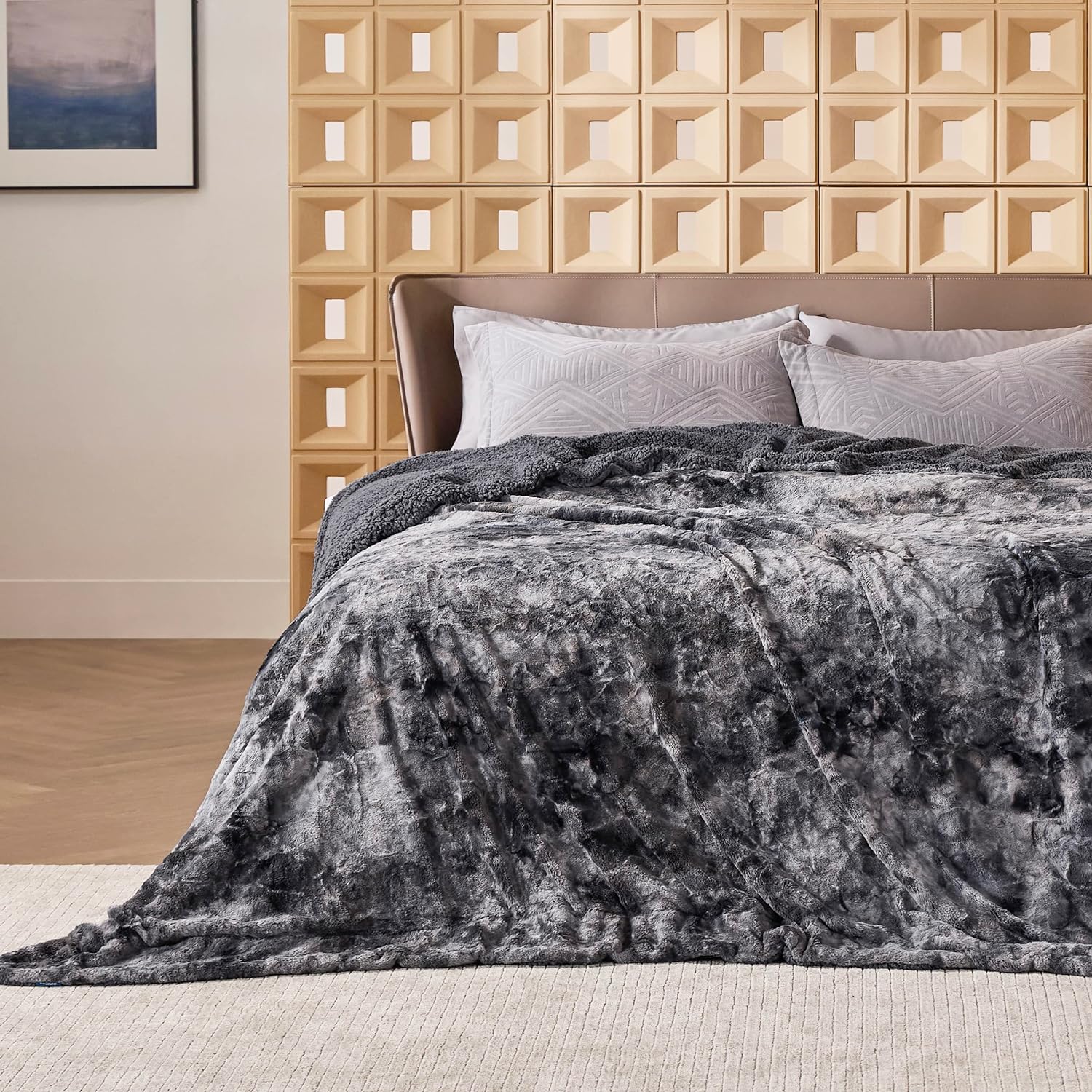 Bedsure Fuzzy Blanket King Size - Grey, Soft and Warm Sherpa, Plush and Furry Faux Fur, Reversible King Blankets for Bed, 108x90 Inches