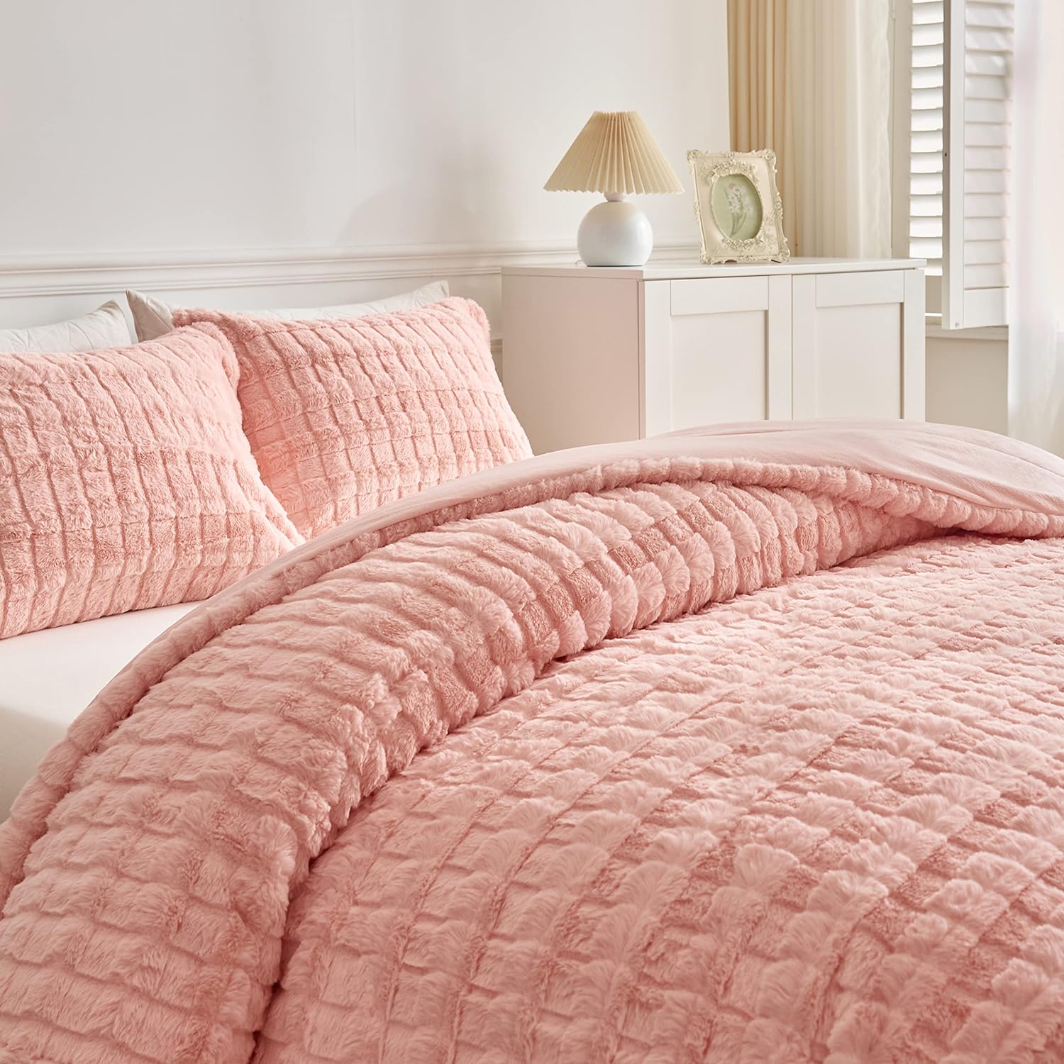 Faux Rabbit Fur Duvet Cover Set Super Soft Furry Comforter Cover Set Luxury Cozy Cross Pattern Plush Fuzzy Fluffy 3Pcs Bedding Set(1Duvet Cover 2 Pillowcases) (Queen Size, Pink)