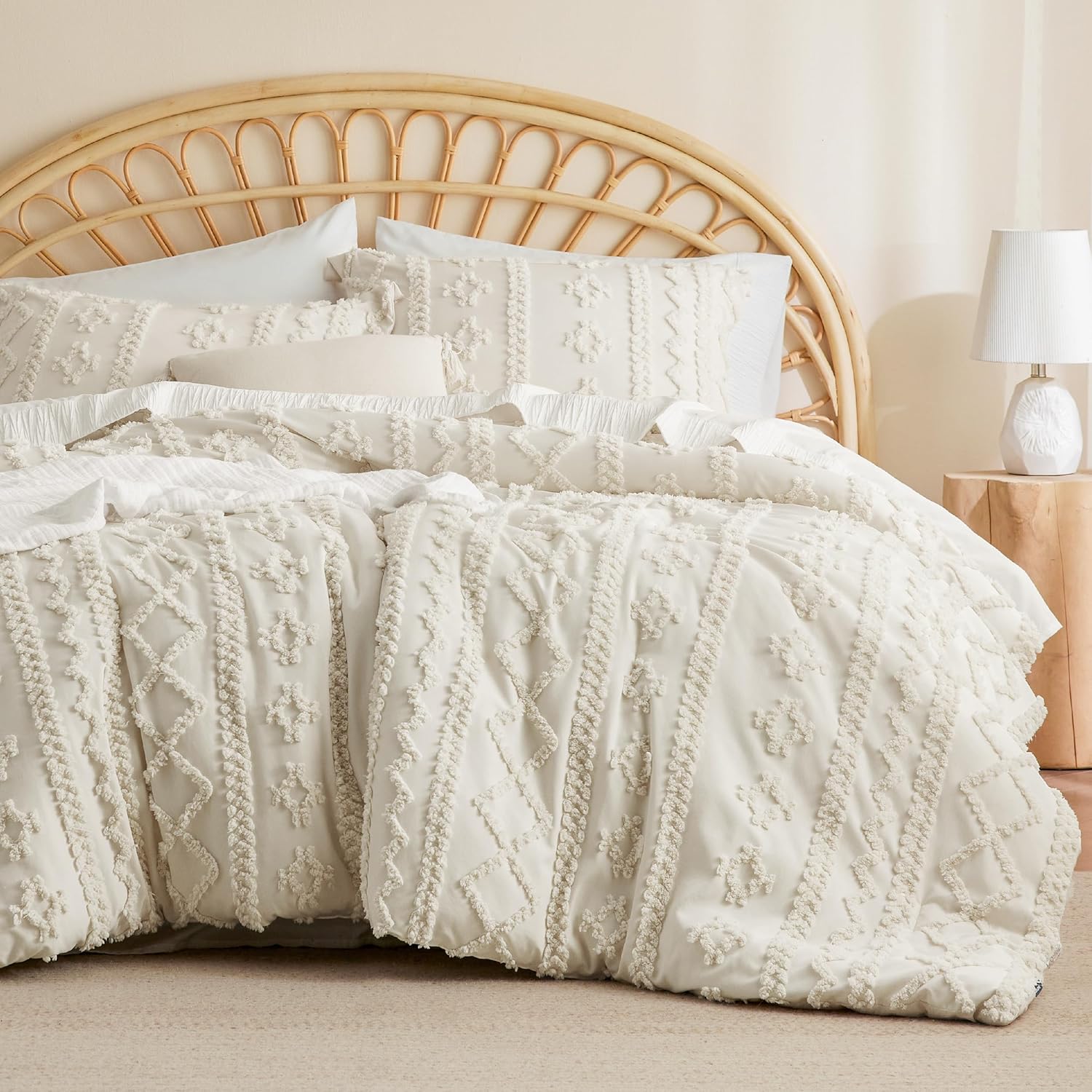 Bedsure Tufted Boho Comforter Set Queen -Beige Boho Bedding Comforter Set, 3 Pieces Farmhouse Shabby Chic Embroidery Bed Set, Soft Jacquard Comforter for All Seasons