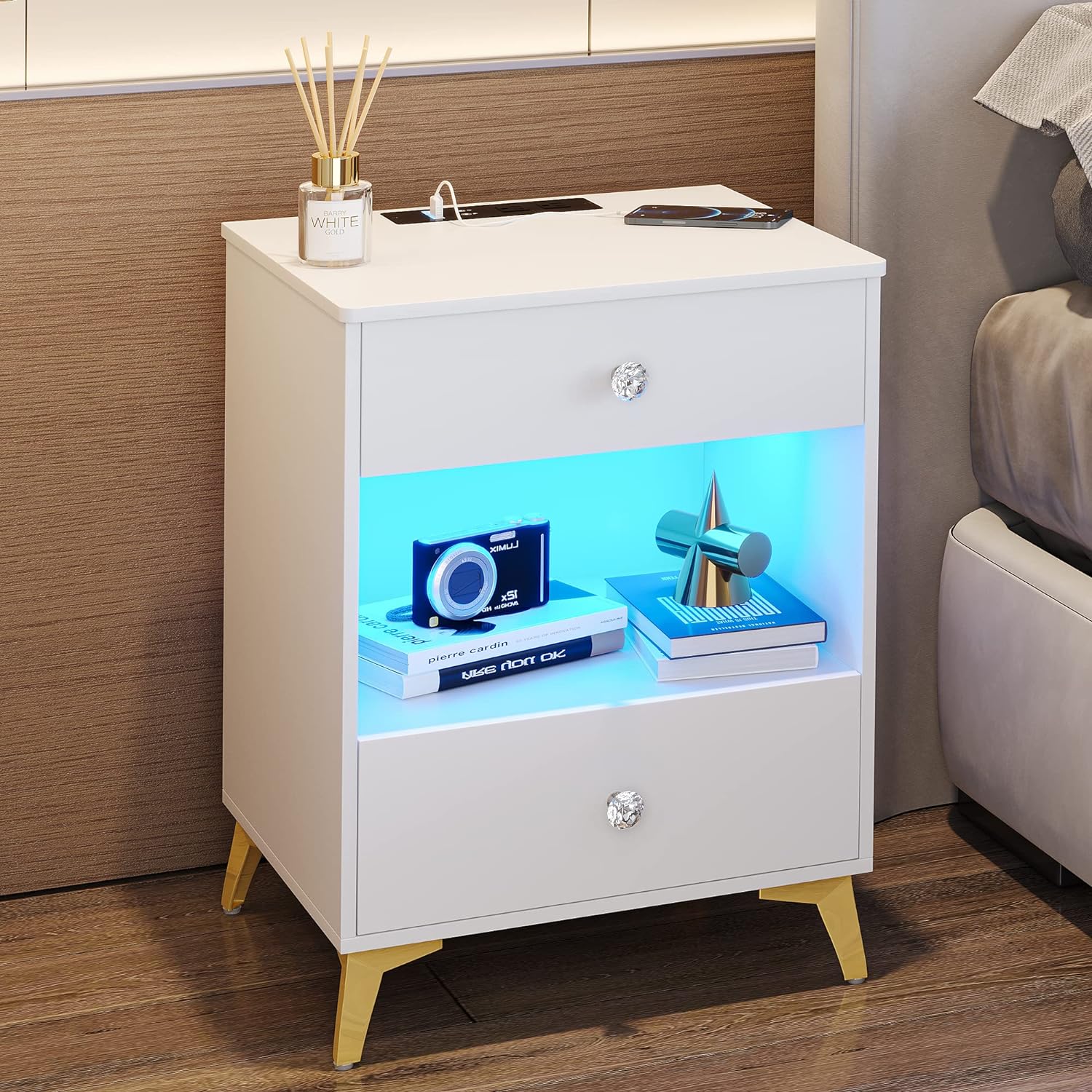 The high-light LED nightstand is not only a practical furniture for placing items such as alarm clocks and lamps, but also a piece of decoration that can add a sense of fashion to your bedroom.