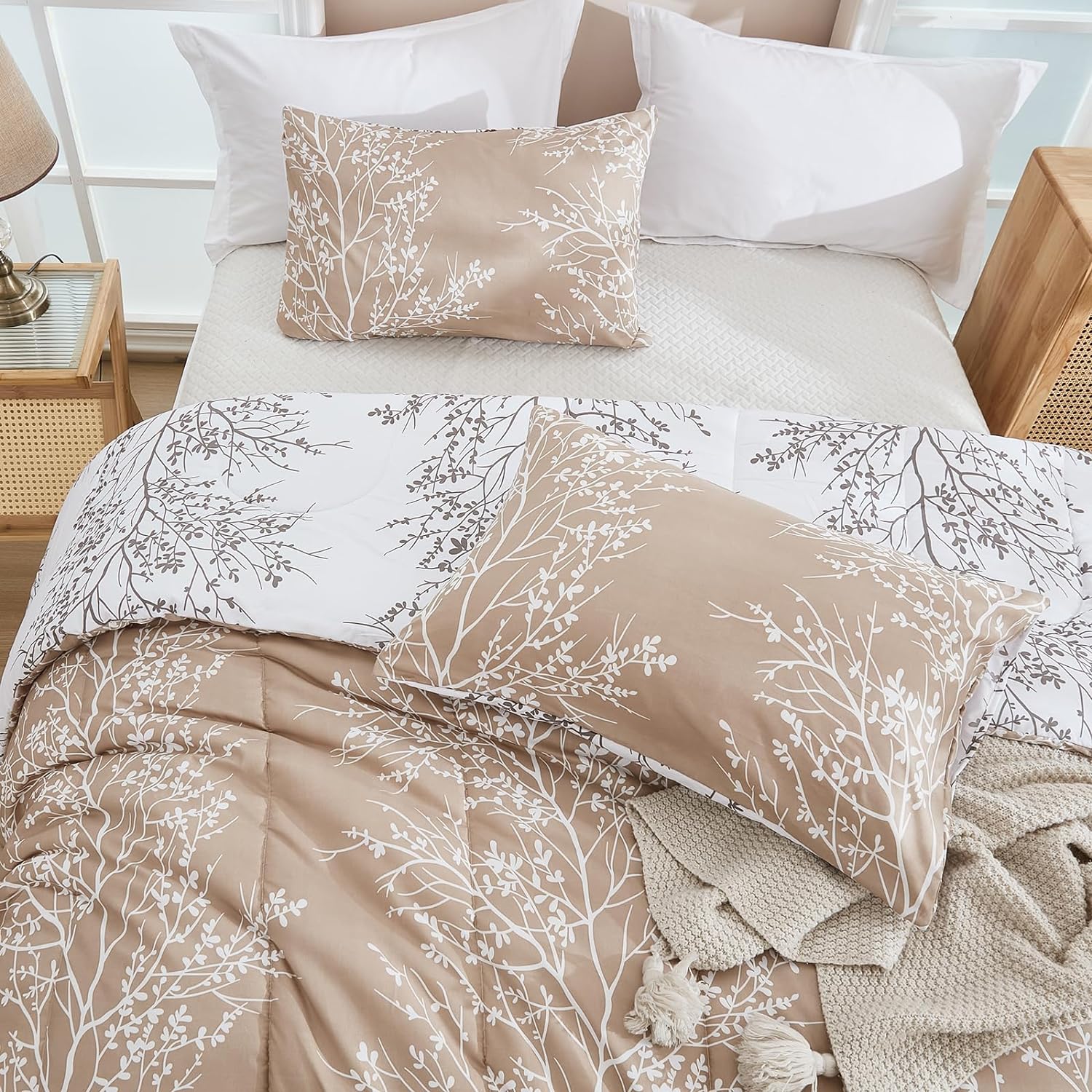 Bedbay Branches Leaf Bedding Queen Floral Comforter Set Beige and White Floral Botanical Reversible Design Soft Microfiber Breathable Cozy Bedding Fluffy 3 Pieces Girls Boys Queen Bedding Set